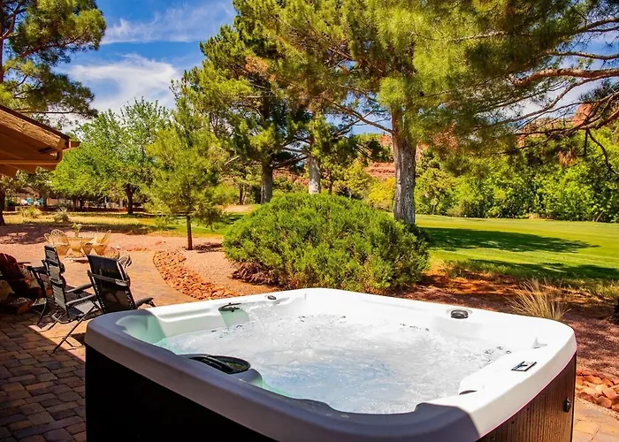 Country Club Location With Stunning Red Rock Views Holiday home
