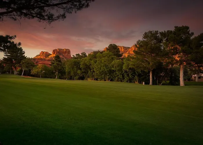 Country Club Location With Stunning Red Rock Views Holiday home *