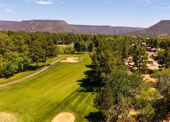 Country Club Location With Stunning Red Rock Views *
